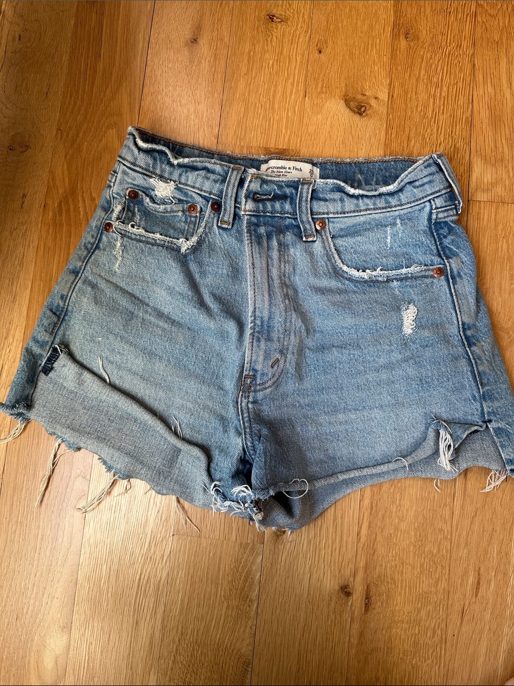 Abercrombie & Fitch The Mom Short - High Rise Distressed Denim - Size 25/0